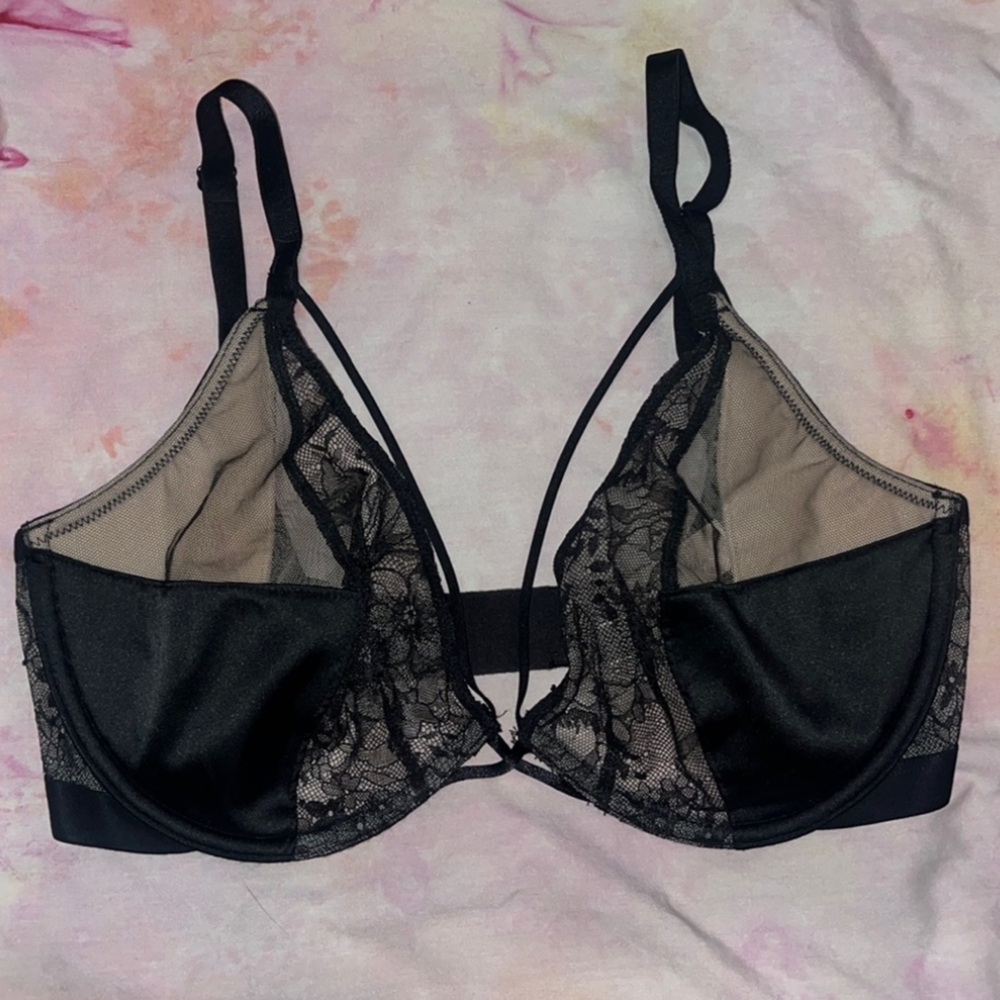 NWT Victoria’s Secret Lace Bra 🌵32DDD